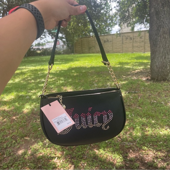 New Juicy Couture Shoulder Bag
Liquorice Be Classic II Shoulder Bag
New - Picture 11 of 13